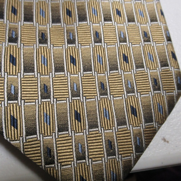 Gold and blue Van Heusen Tie - Picture 2 of 4